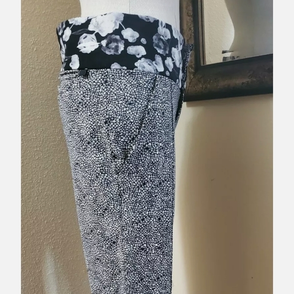Lululemon Departure Floral Print Pants - Picture 7 of 14